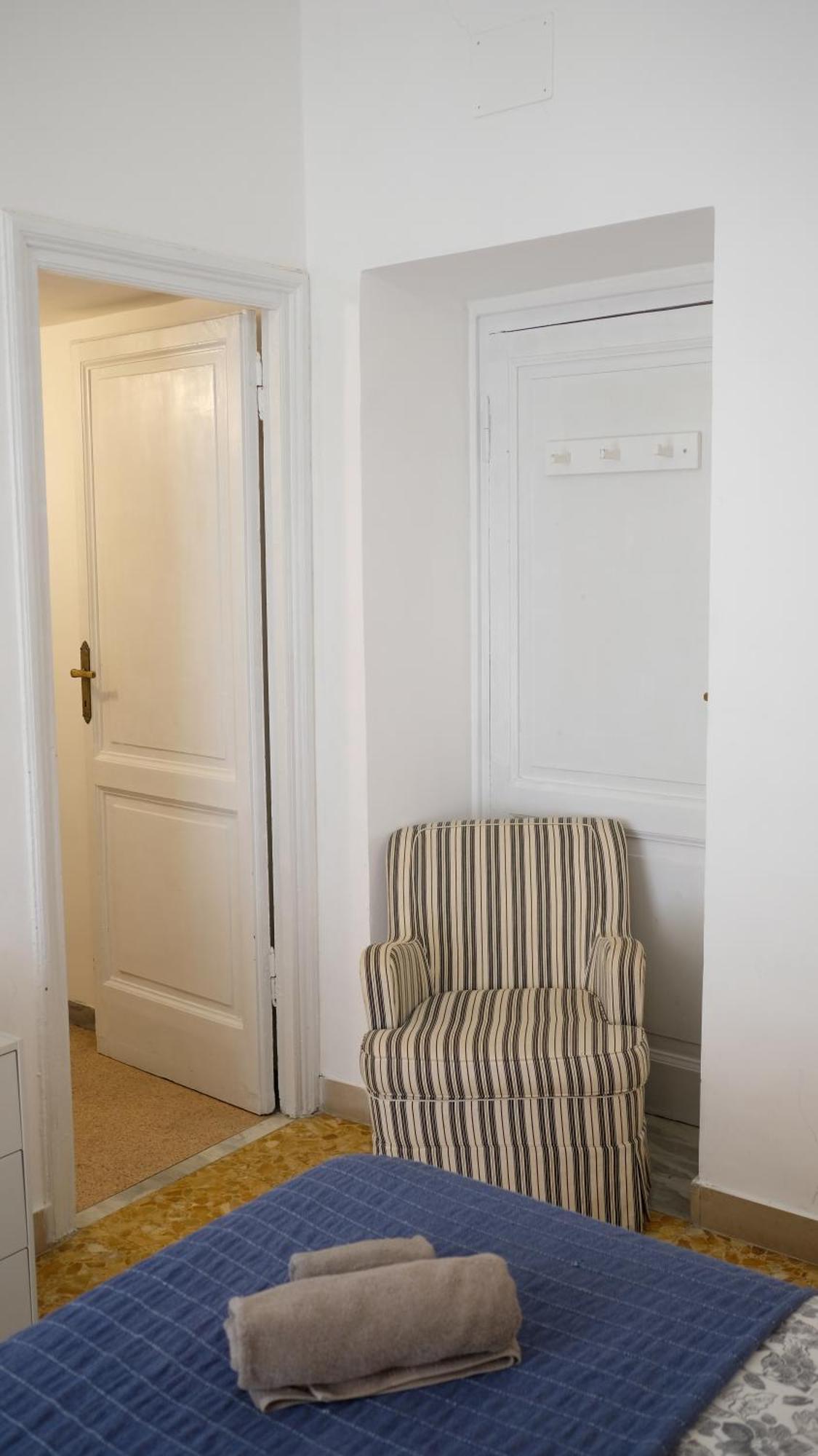 New! True-stevere Amazing Double Bed For 5 Pax Apartment Rome